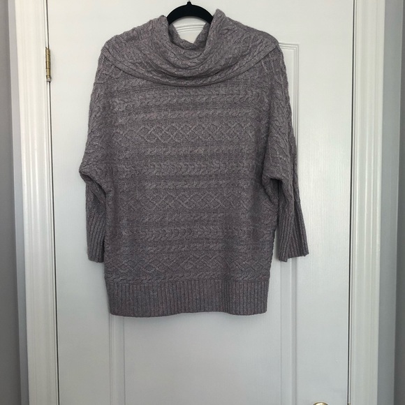 Light purple sweater - Picture 2 of 2